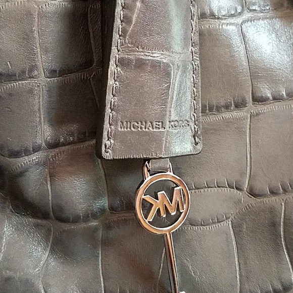 🛍SOLD🛍Michael Kors East West Hamilton Satchel - Picture 3 of 8